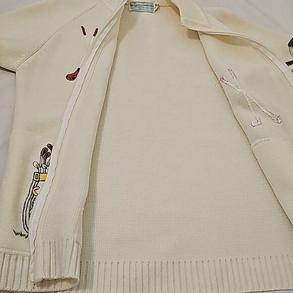 LeRoy Knitwear | Vintage White Zip Up Sweater with Golf Club Embroidery - Picture 6 of 9